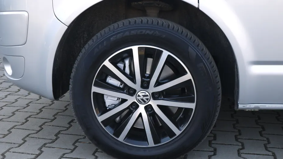 VOLKSWAGEN Caravelle -