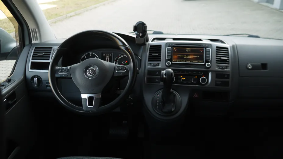 VOLKSWAGEN Caravelle -