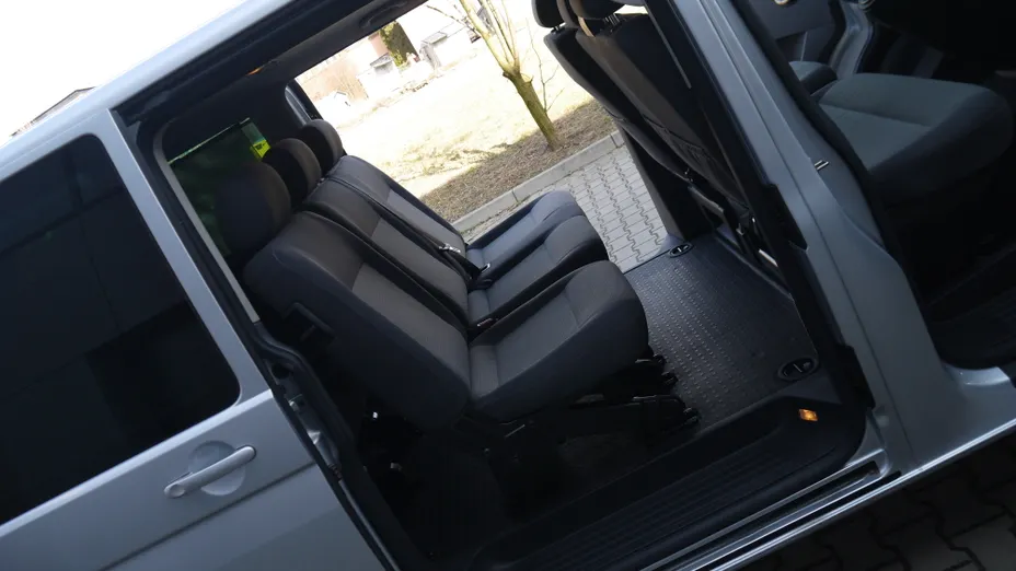 VOLKSWAGEN Caravelle -