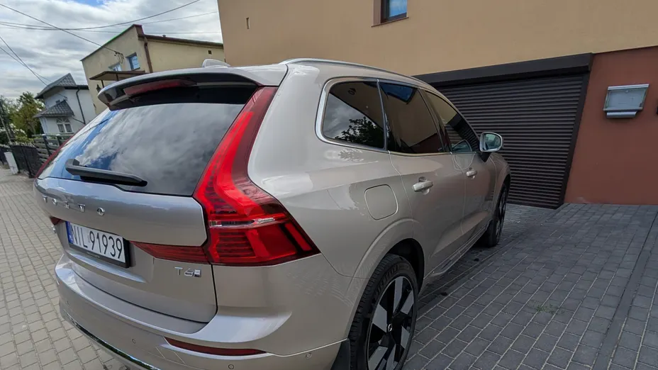VOLVO XC60 XC60 T6 Plug-In Hybrid AWD Ultra Bright aut