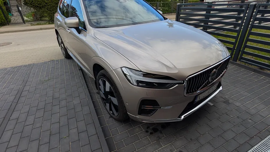 VOLVO XC60 XC60 T6 Plug-In Hybrid AWD Ultra Bright aut