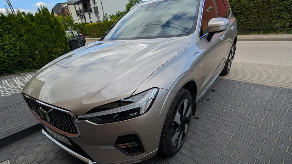 VOLVO XC60 XC60 T6 Plug-In Hybrid AWD Ultra Bright aut