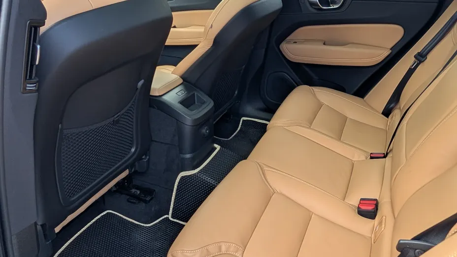 VOLVO XC60 XC60 T6 Plug-In Hybrid AWD Ultra Bright aut
