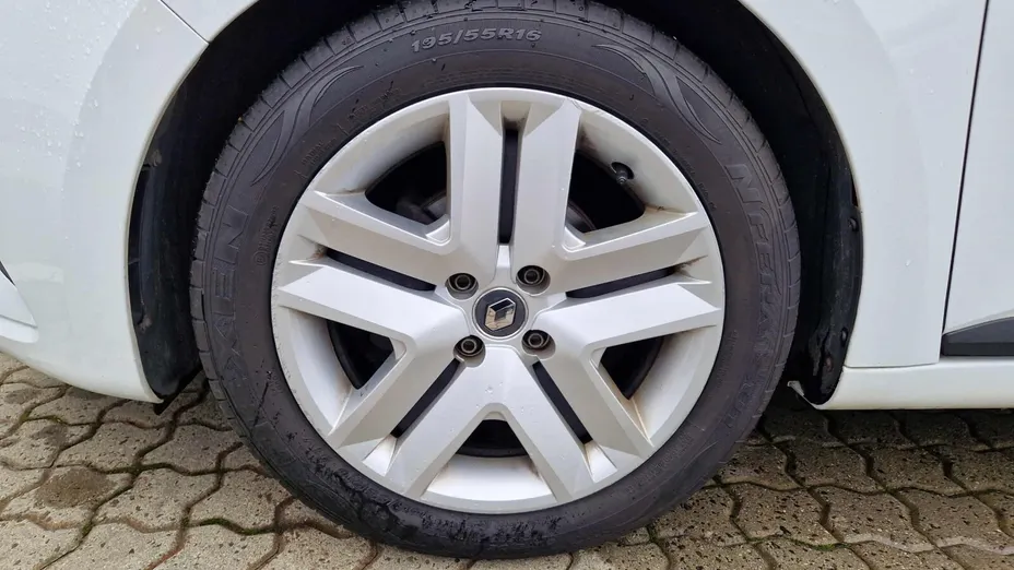 RENAULT Clio Clio 1.0 TCe Equilibre LPG