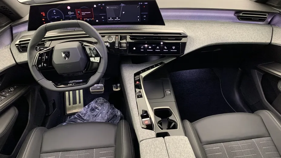 PEUGEOT 3008 -