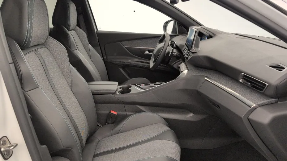 PEUGEOT 3008 -