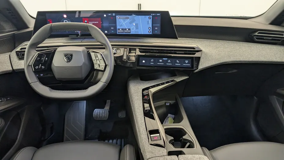 PEUGEOT 3008 -