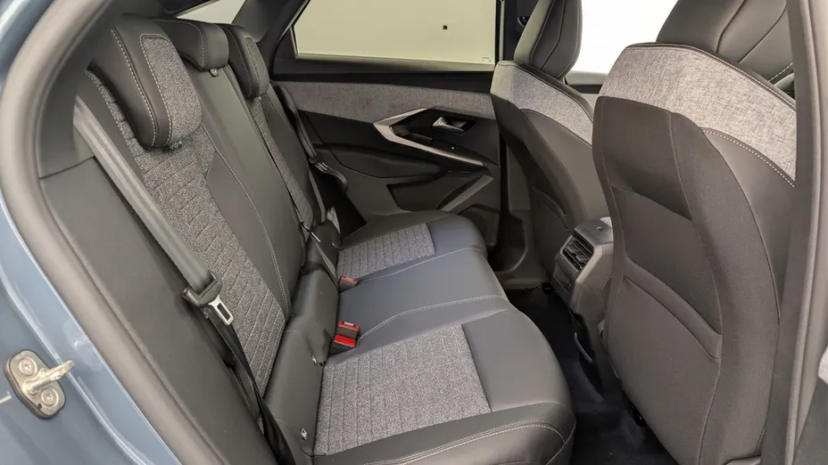 PEUGEOT 3008 -