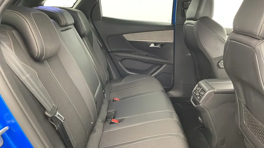 PEUGEOT 3008 -
