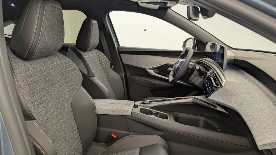 PEUGEOT 3008 -