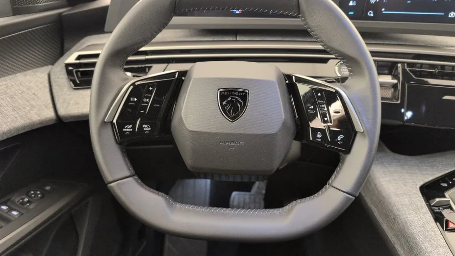 PEUGEOT 3008 -