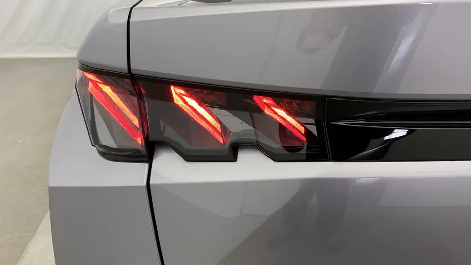 PEUGEOT 3008 -