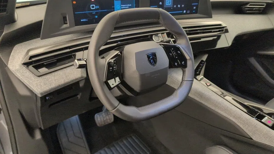 PEUGEOT 3008 -