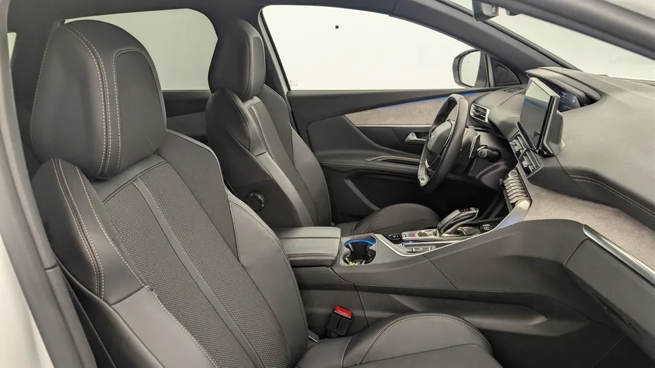 PEUGEOT 3008 -