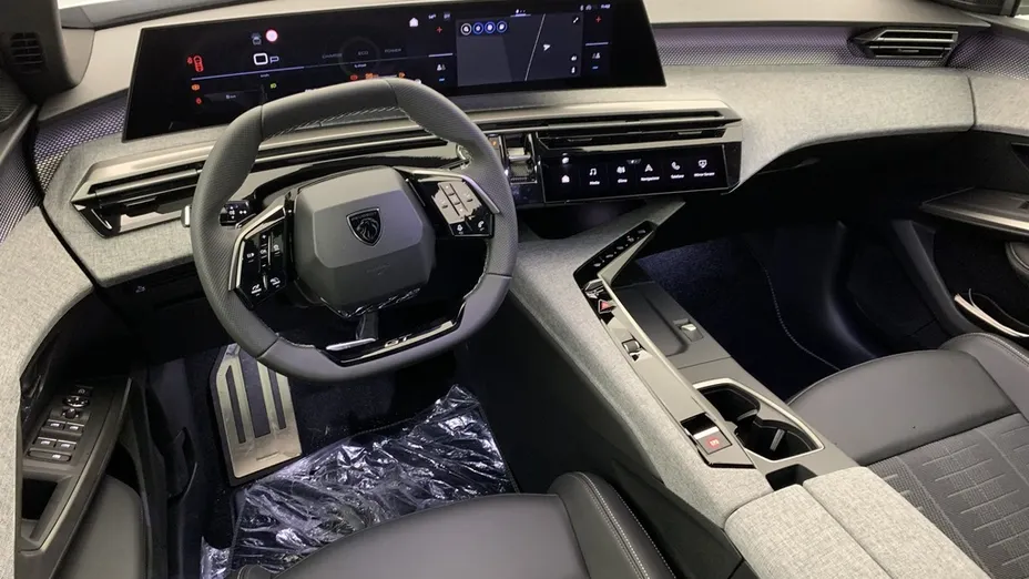 PEUGEOT 3008 -