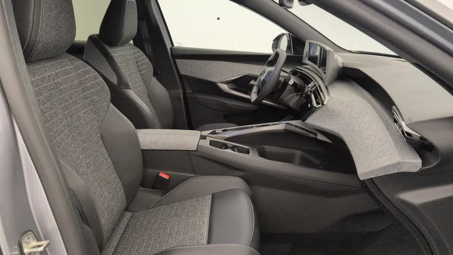 PEUGEOT 3008 -
