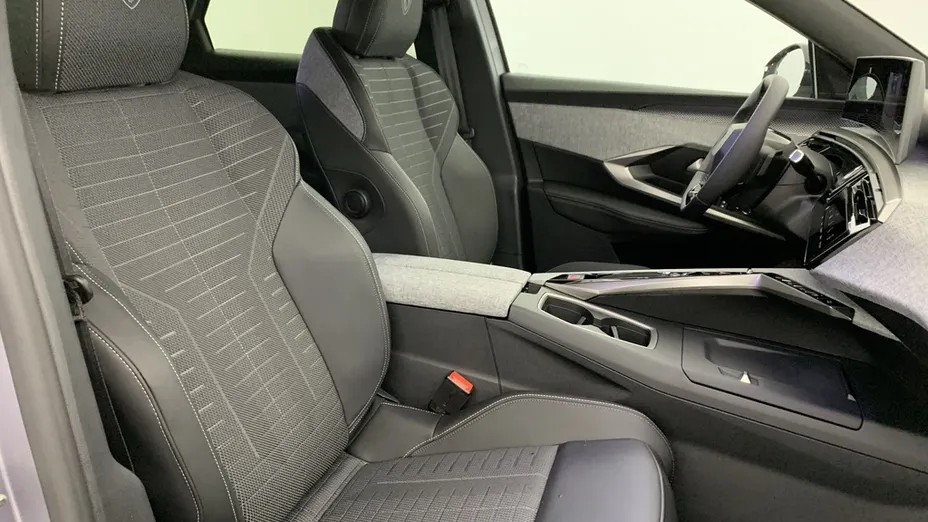 PEUGEOT 3008 -