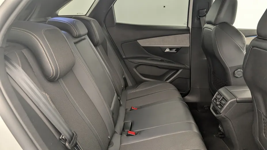 PEUGEOT 3008 -