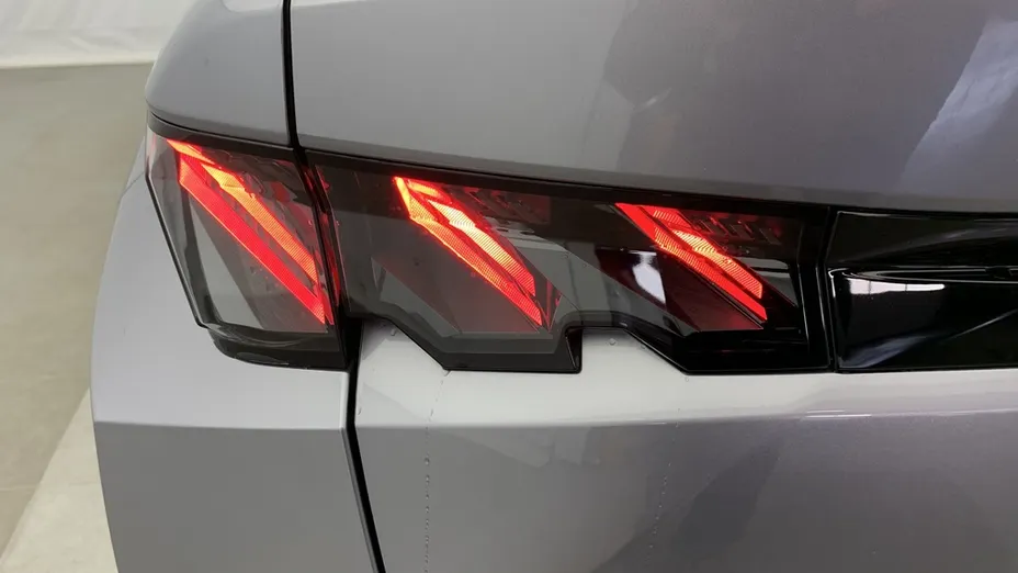 PEUGEOT 3008 -