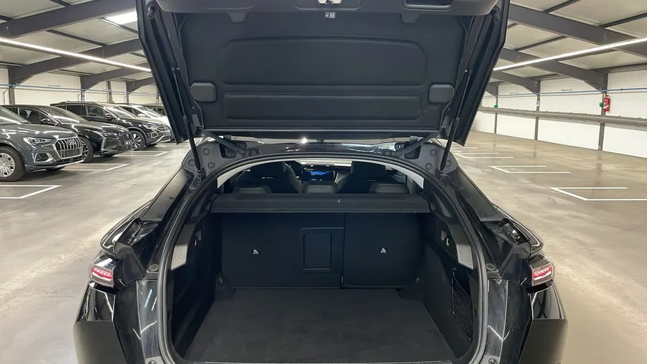 PEUGEOT 408 -