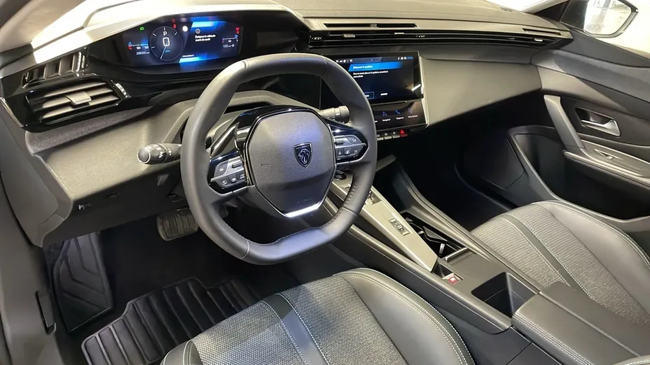 PEUGEOT 408 -