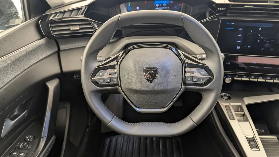 PEUGEOT 408 -