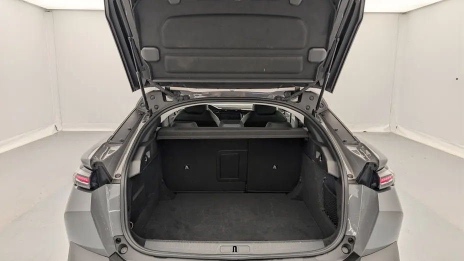 PEUGEOT 408 -
