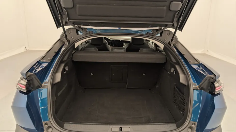 PEUGEOT 408 -
