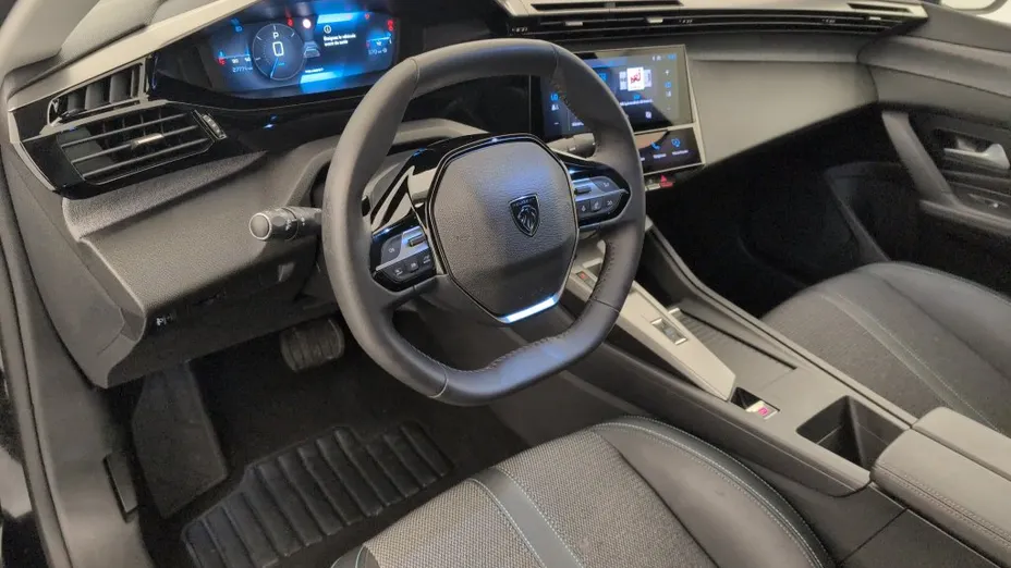 PEUGEOT 408 -