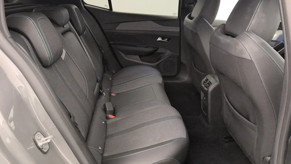 PEUGEOT 408 -