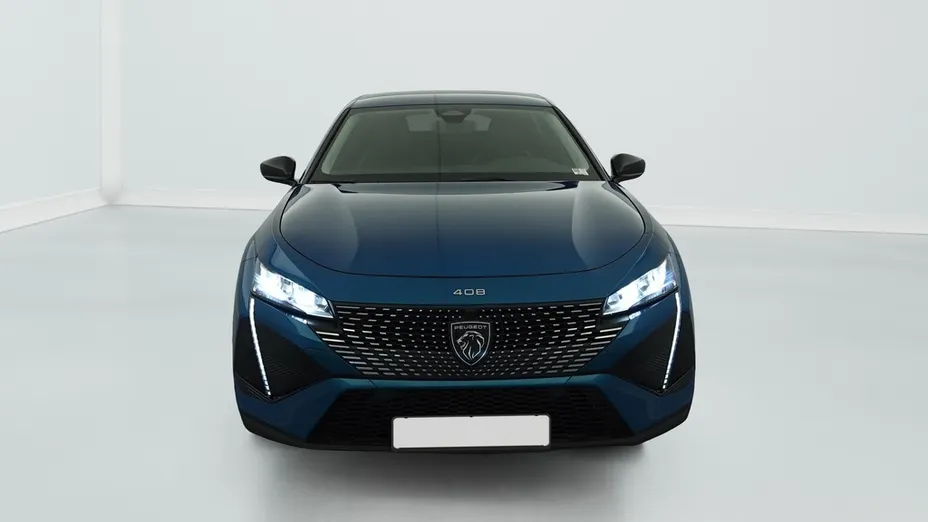 PEUGEOT 408 -