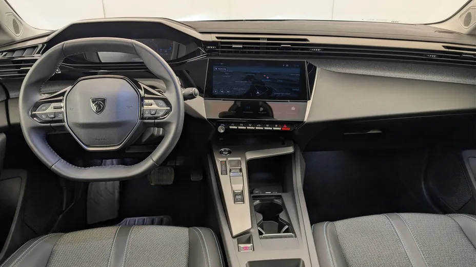 PEUGEOT 408 -