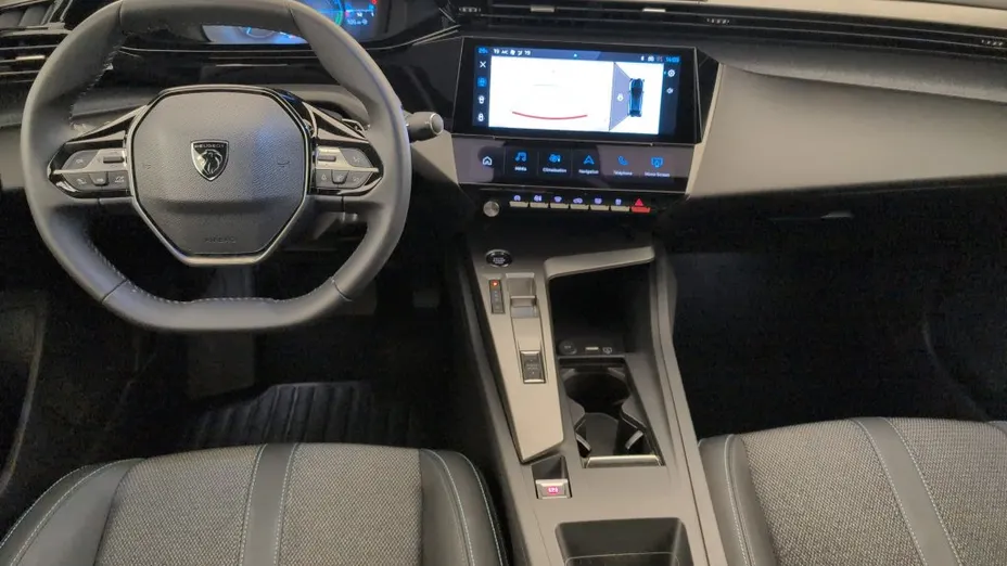 PEUGEOT 408 -