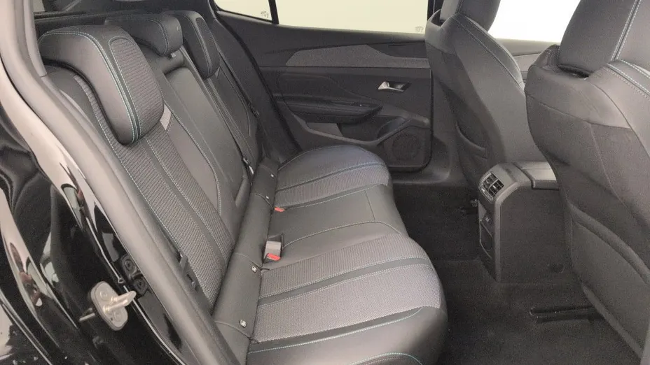 PEUGEOT 408 -