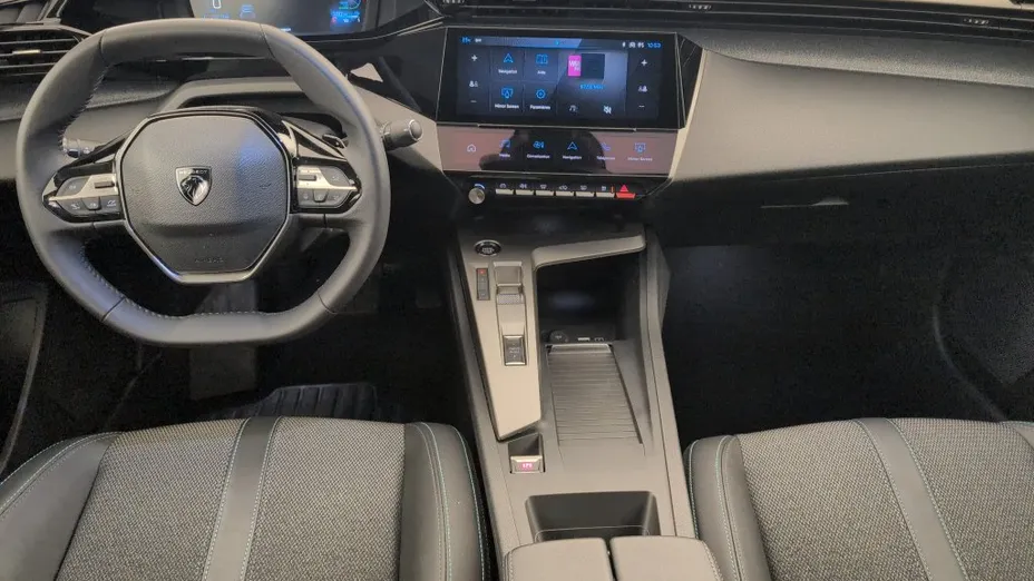 PEUGEOT 408 -