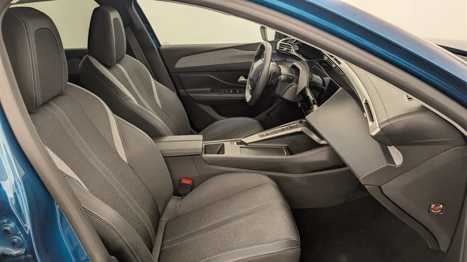 PEUGEOT 408 -