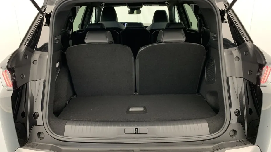 PEUGEOT 5008 -