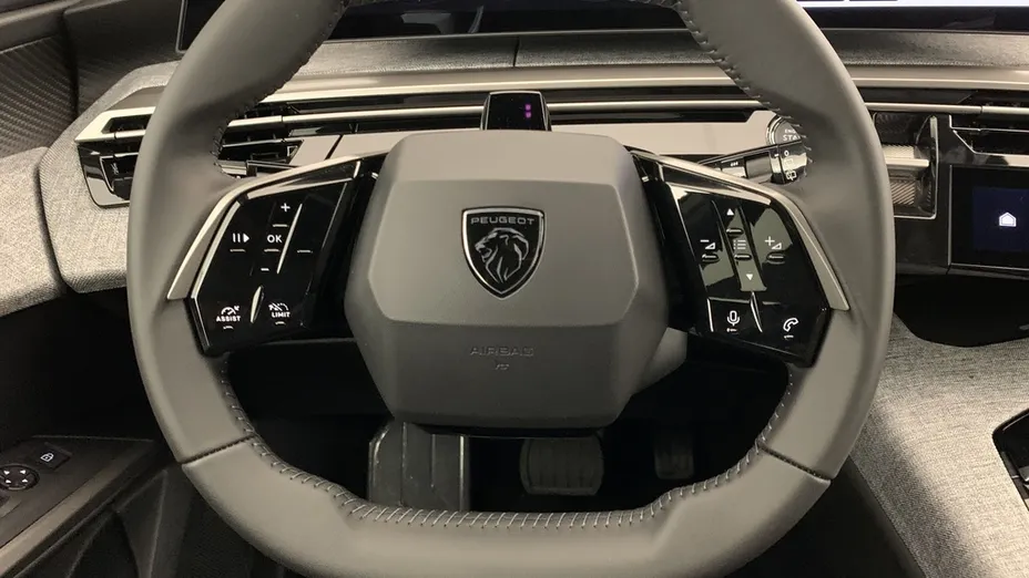PEUGEOT 5008 -