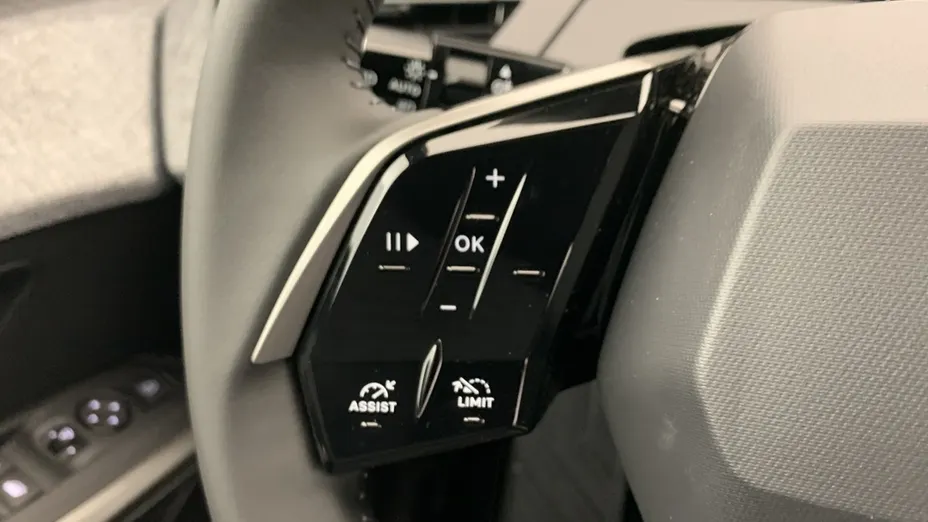 PEUGEOT 5008 -