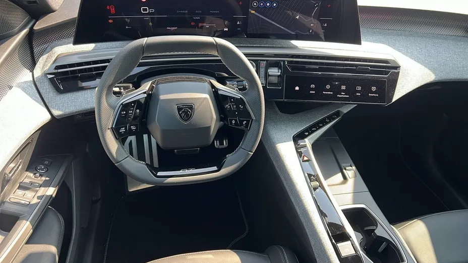 PEUGEOT 5008 -