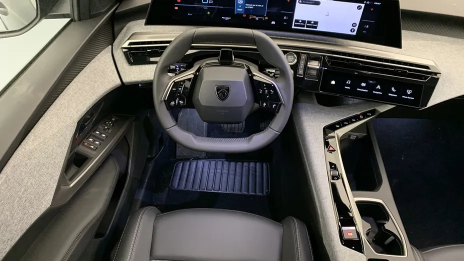 PEUGEOT 5008 -