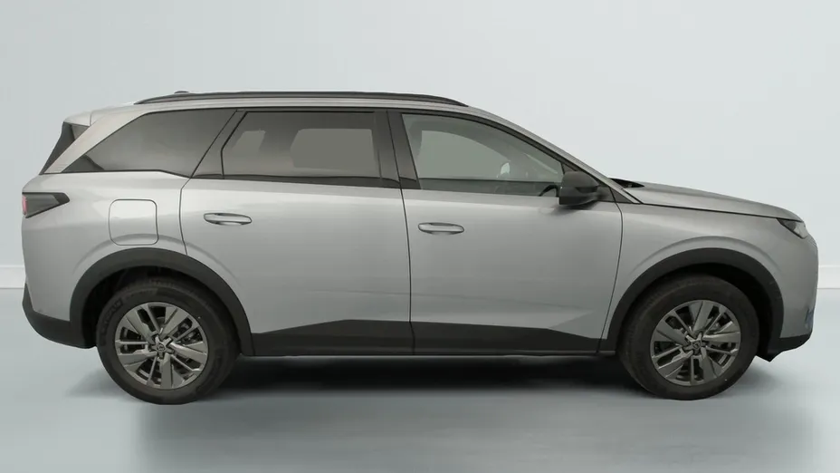 PEUGEOT 5008 -