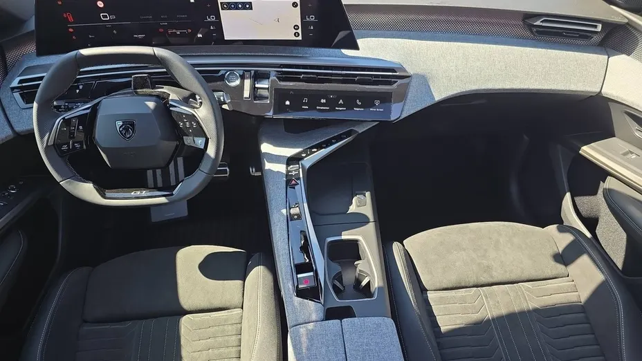 PEUGEOT 5008 -