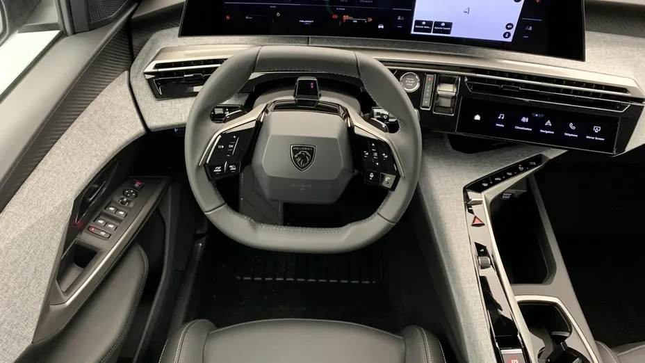 PEUGEOT 5008 -