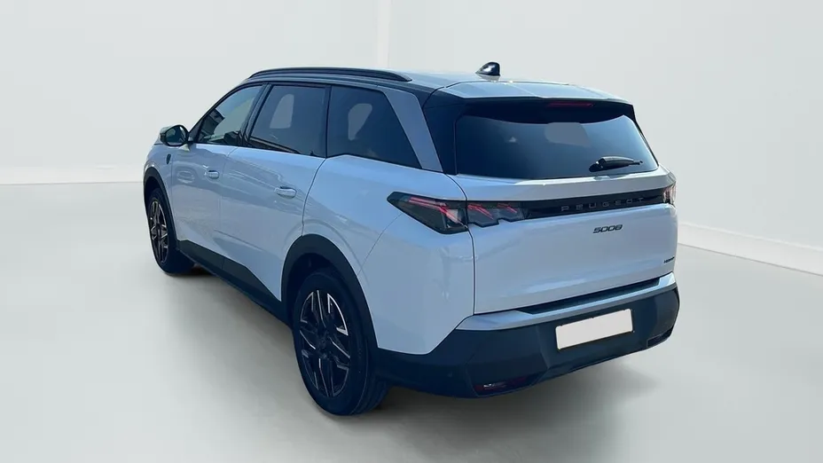 PEUGEOT 5008 -