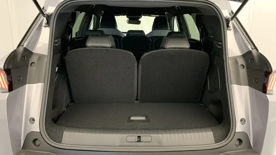 PEUGEOT 5008 -