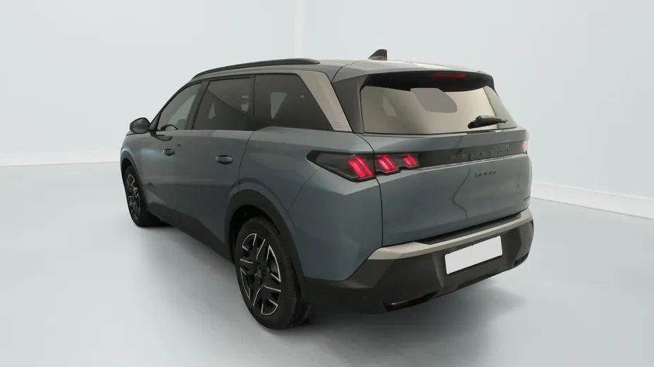 PEUGEOT 5008 -