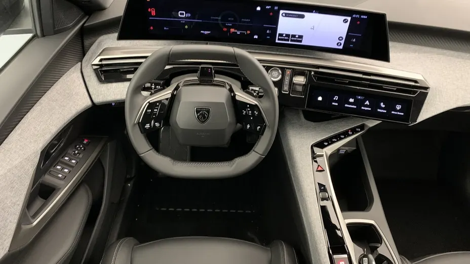 PEUGEOT 5008 -