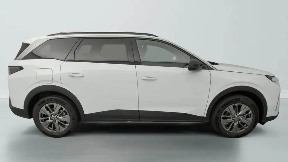 PEUGEOT 5008 -