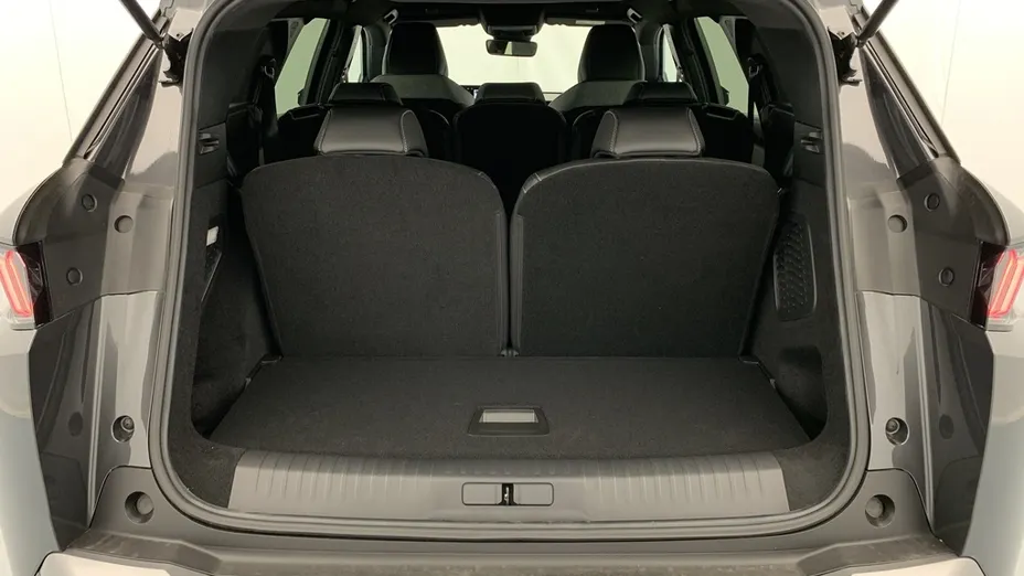 PEUGEOT 5008 -